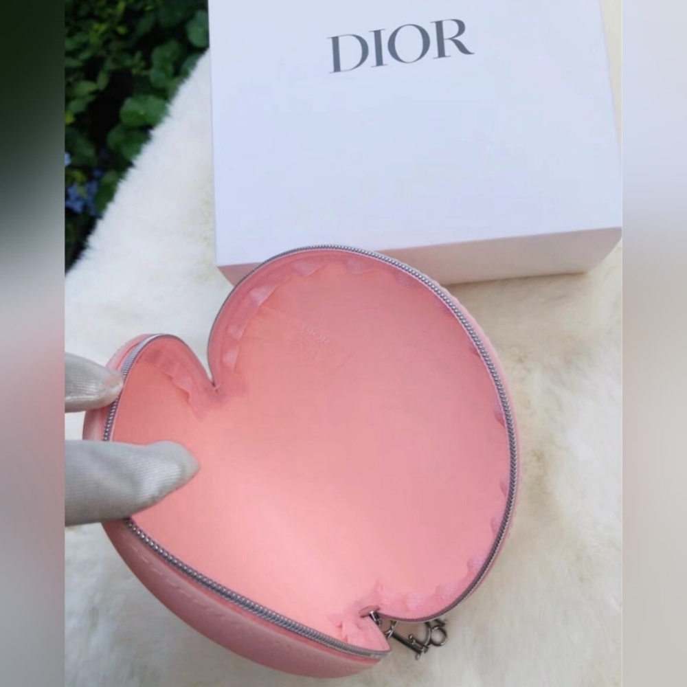 NEW 2025 DIOR Homme Premier Pink Round Novelty Pouch! - Picture 11 of 11